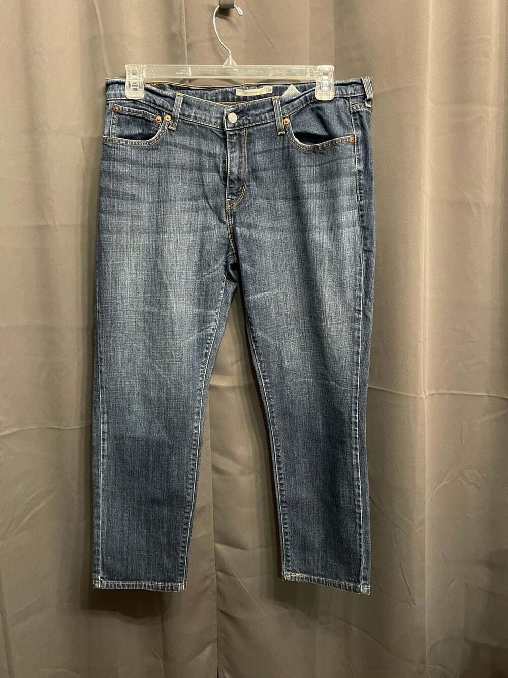 Levi's Women's Boyfriend Fit Blue Denim Jeans Size 32